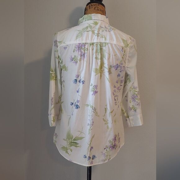 St. John's Bay Floral Lightweight Long Sleeve Button-up Sz S - Picture 2 of 9